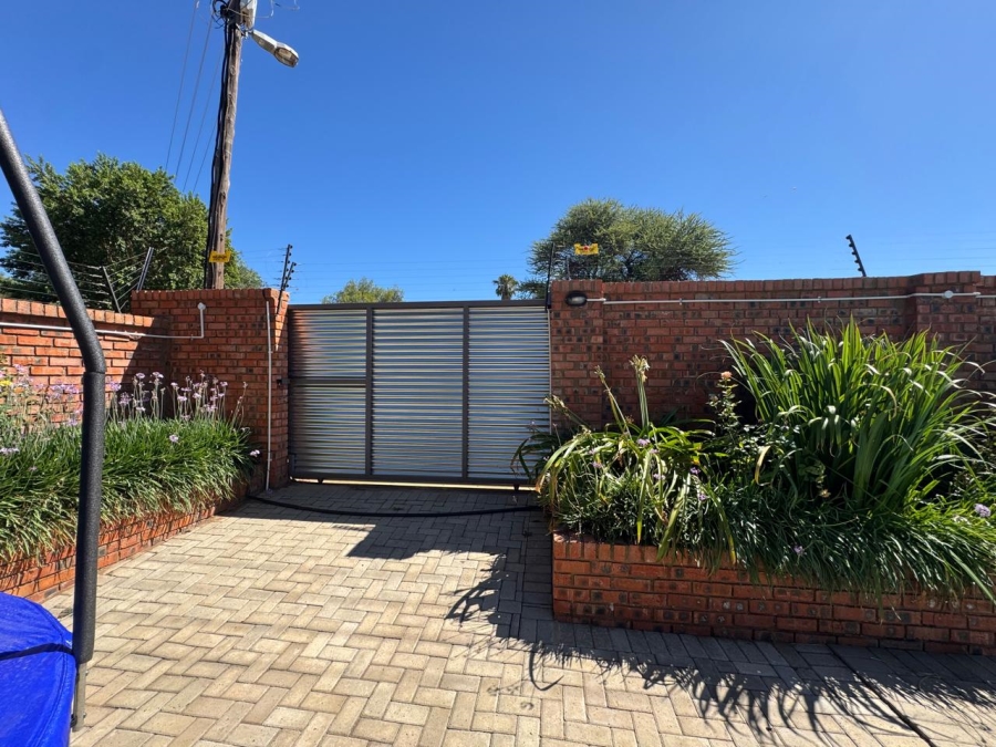 4 Bedroom Property for Sale in Barkly West Northern Cape